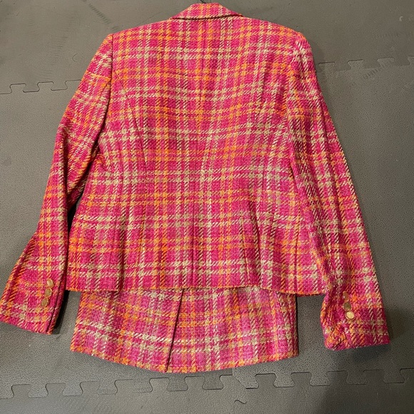 Suit - Picture 2 of 8